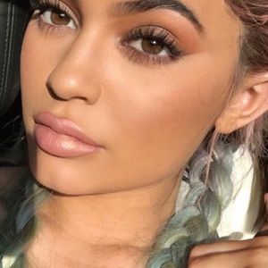 Kylie Cosmetics Makeup - Kylie Cosmetics Heir Metal Matte Lipstick Kylie Cosmetics Makeup - Kylie Cosmetics Heir Metal Matte Lipstick